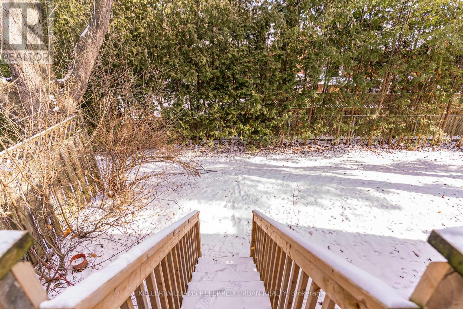 #18 653 VILLAGE PARKWAY - 44