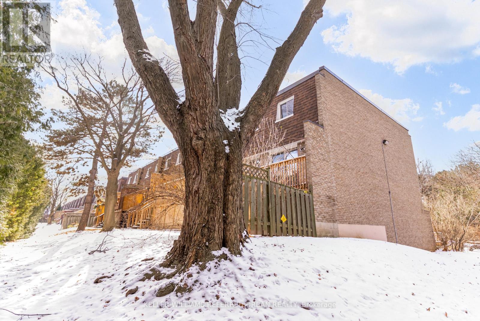 #18 653 VILLAGE PARKWAY - 45