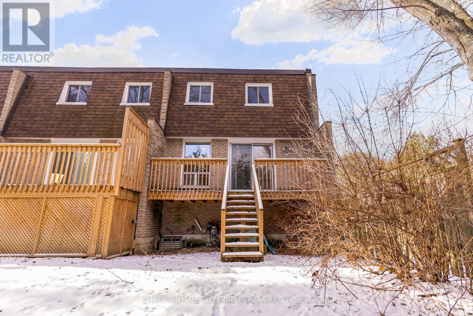 #18 653 VILLAGE PARKWAY - 46