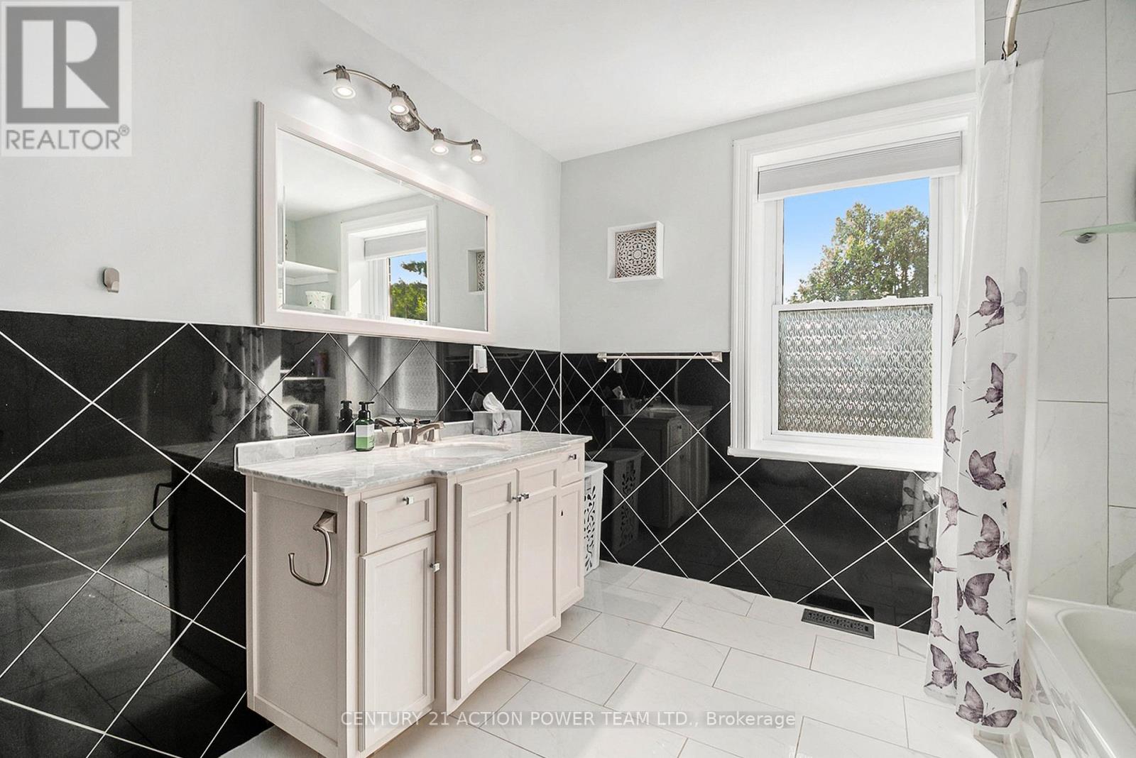 1674 LANDRY ROAD - 21