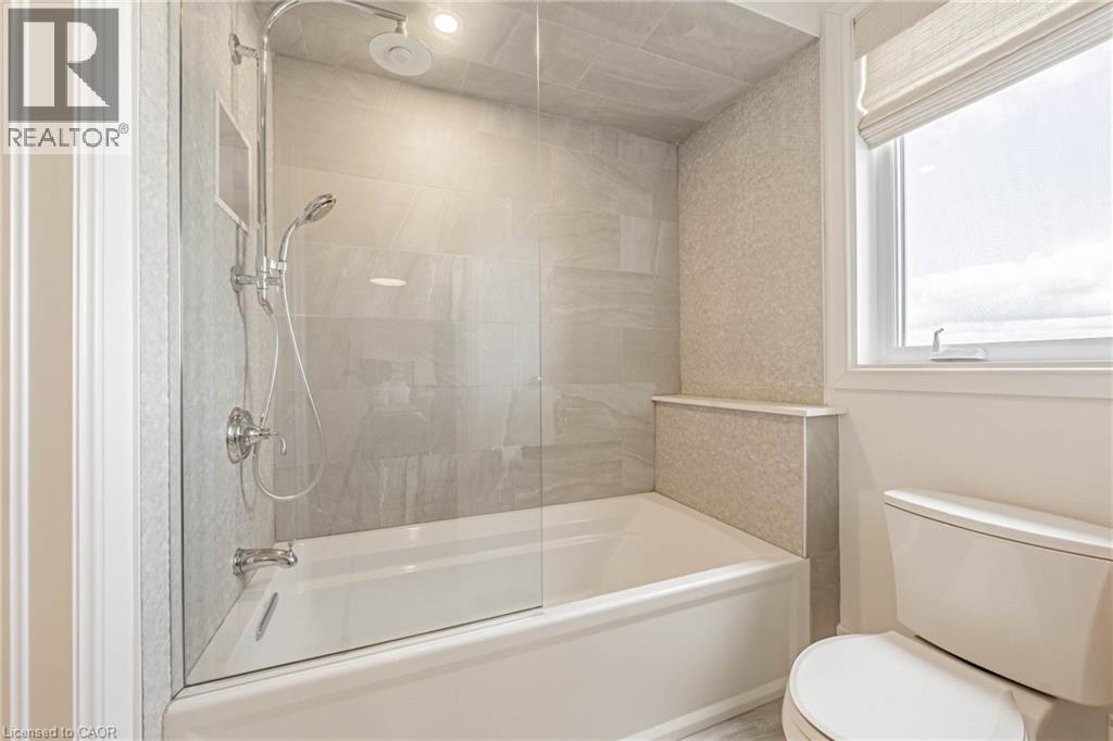 4 MIDDLEPORT Road - 19