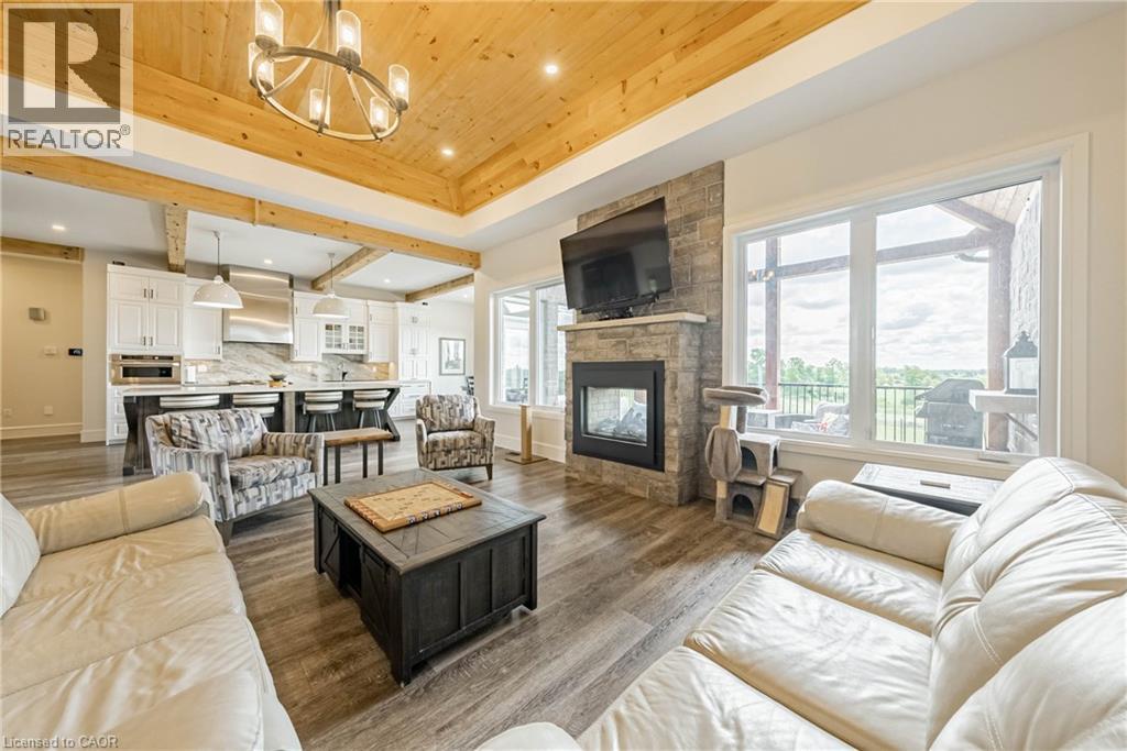 4 MIDDLEPORT Road - 12