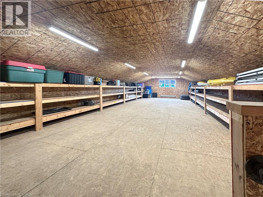 4 MIDDLEPORT Road - 46