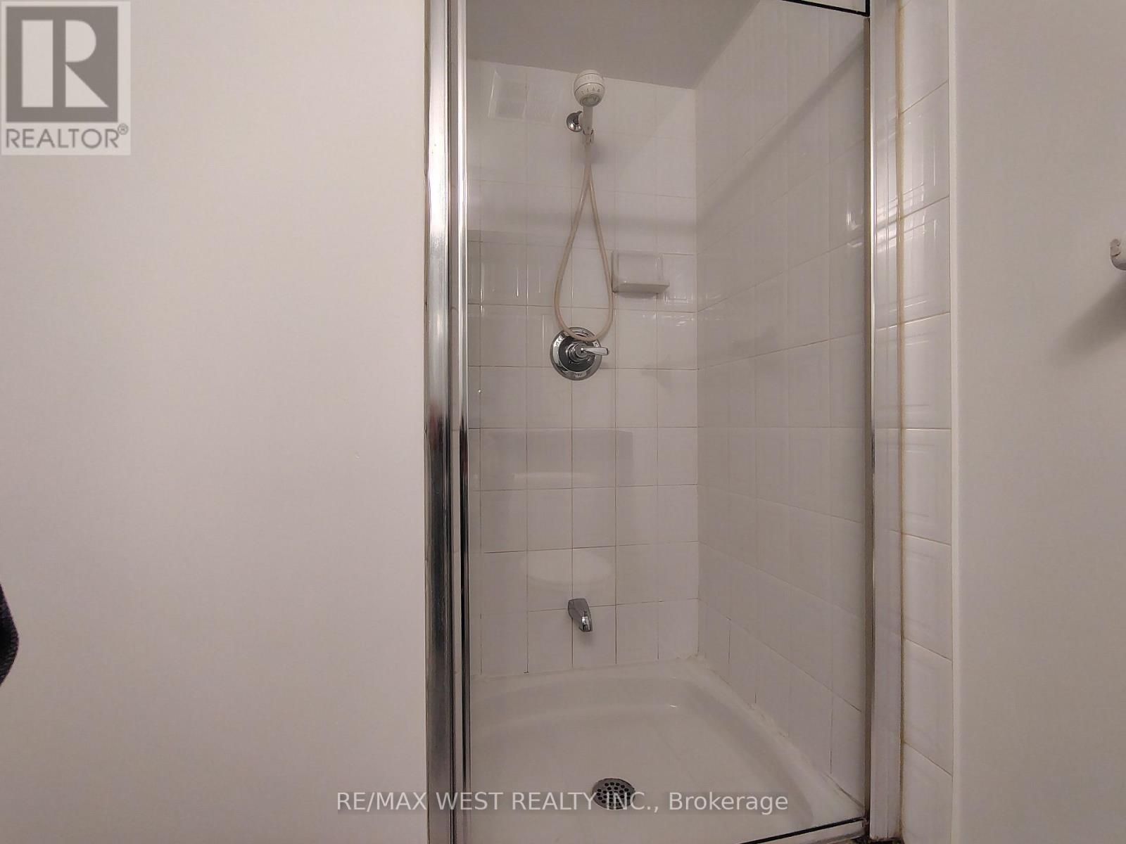#1301 1 ELM DRIVE W - 3