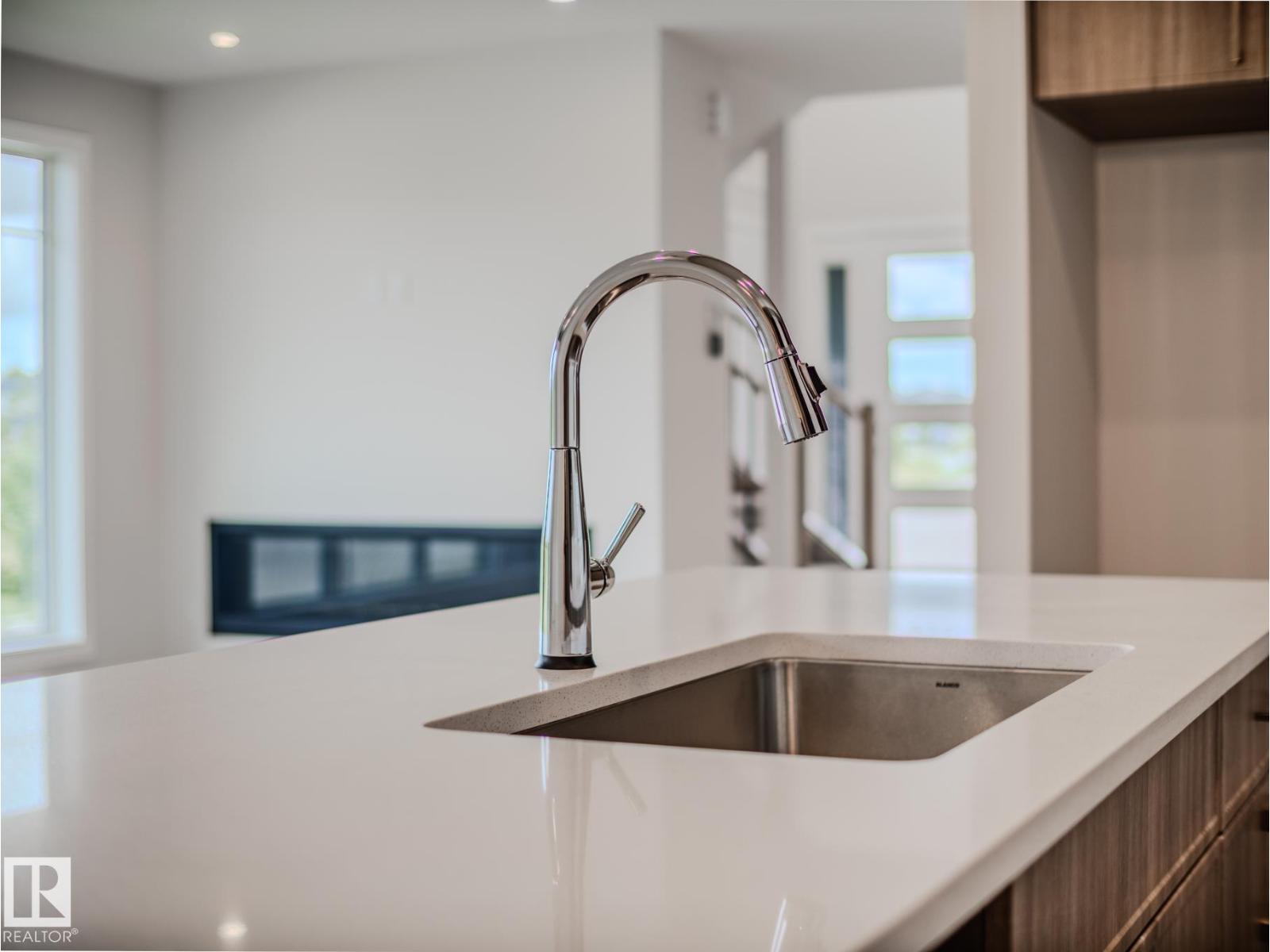 6704 CRAWFORD WY SW, Edmonton