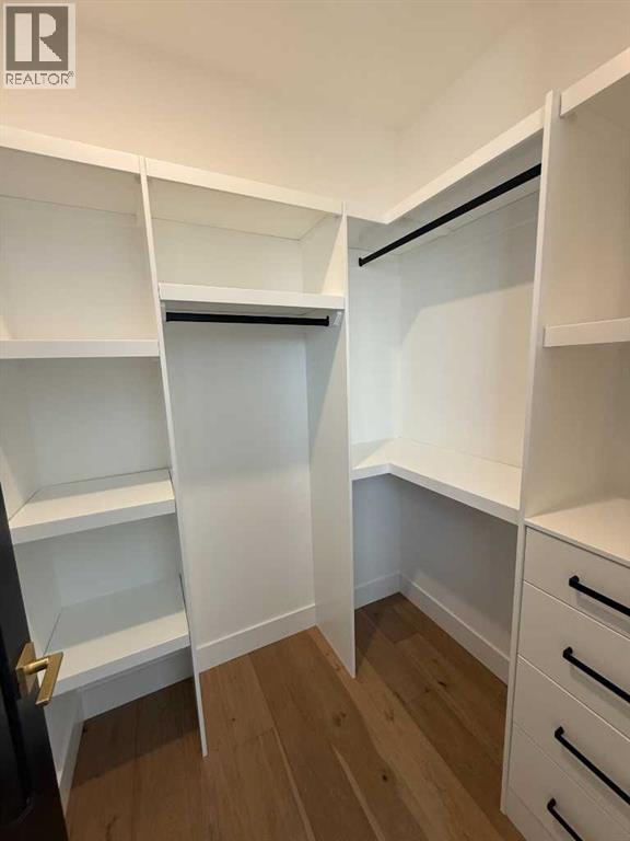 Single Family House for Sale in  Broadview Road NW West Hillhurst Calgary 