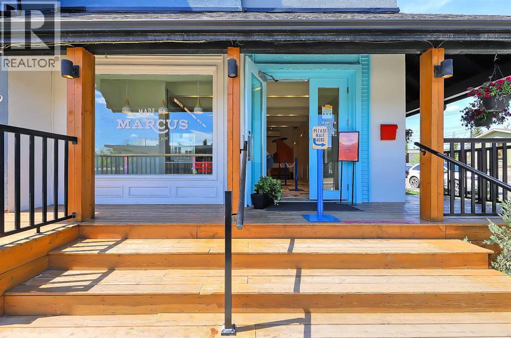 Single Family House for Sale in  Broadview Road NW West Hillhurst Calgary 