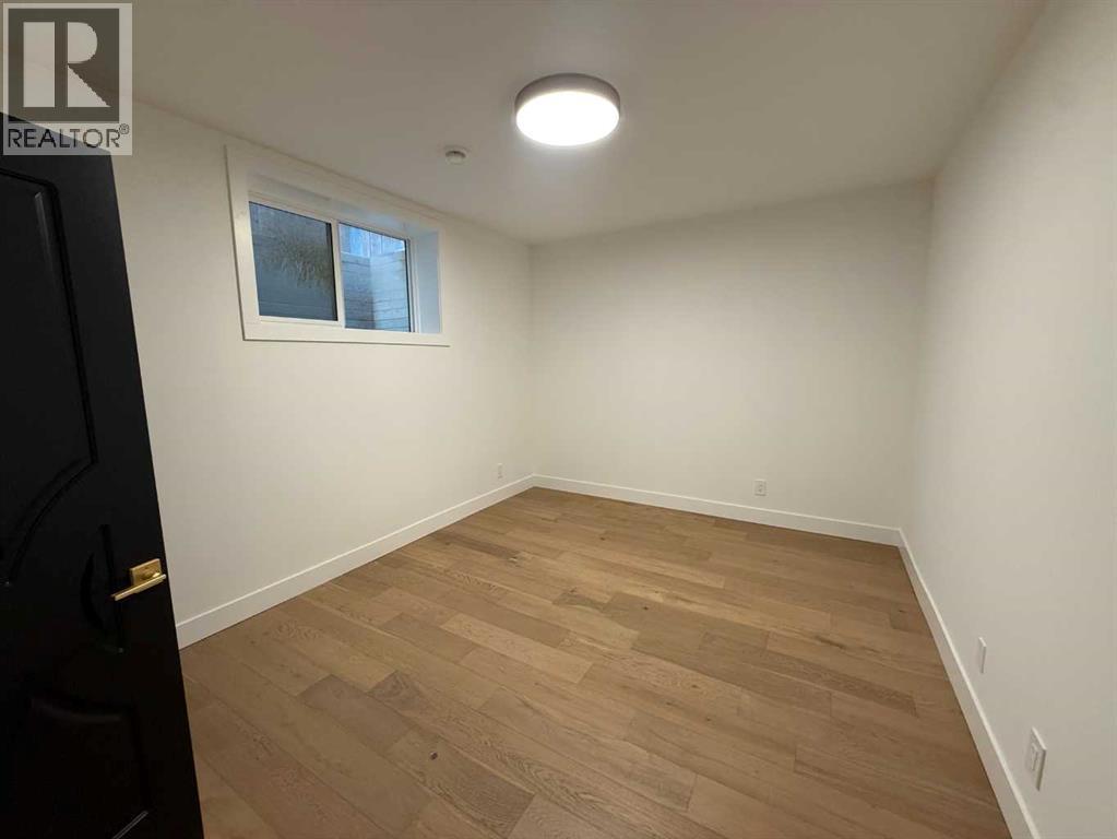 Single Family House for Sale in  Broadview Road NW West Hillhurst Calgary 