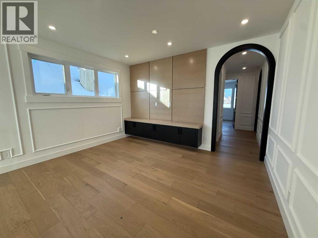 Single Family House for Sale in  Broadview Road NW West Hillhurst Calgary 