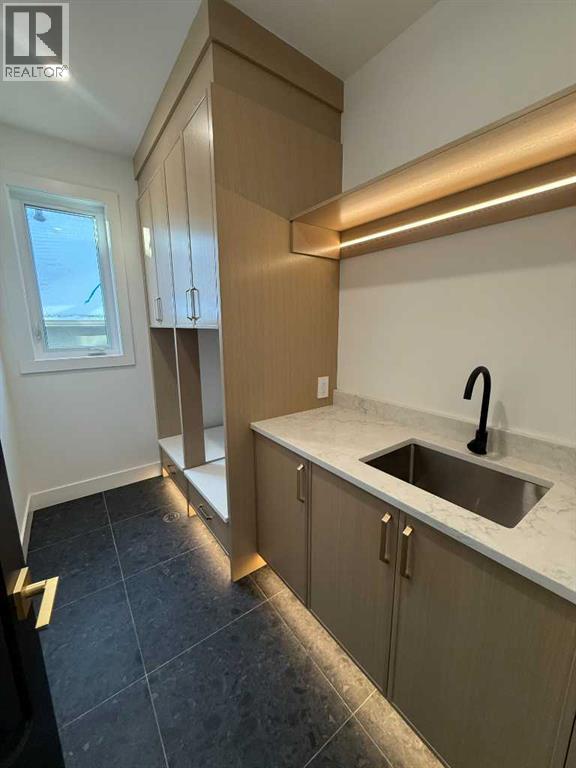 Single Family House for Sale in  Broadview Road NW West Hillhurst Calgary 