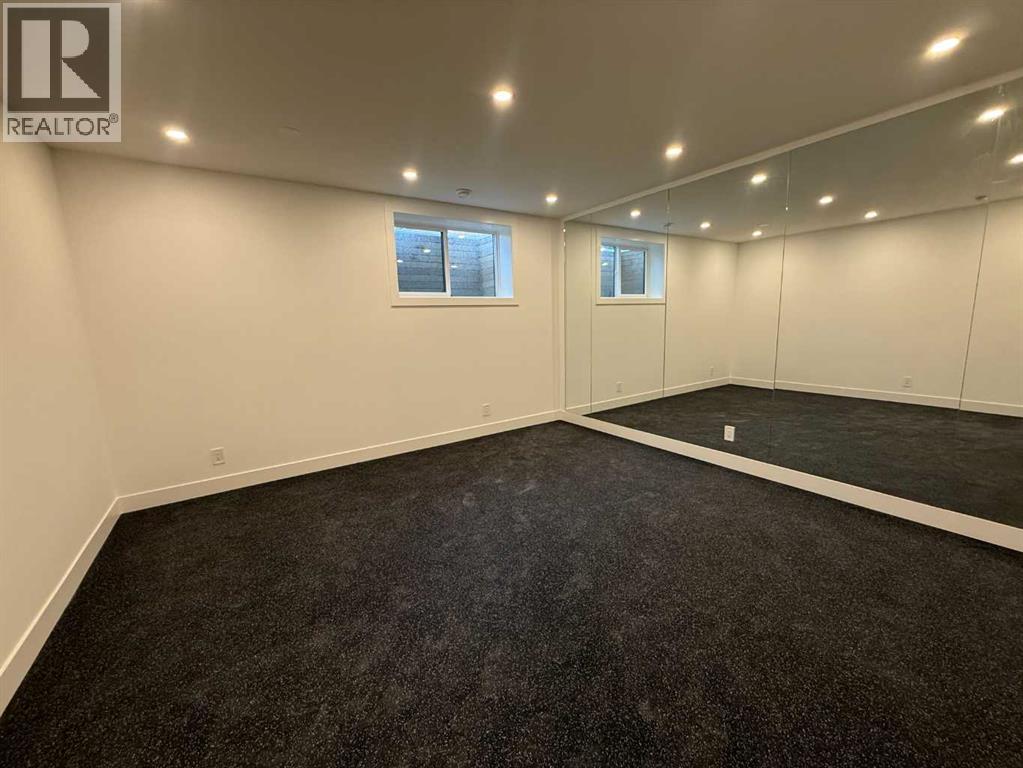 Single Family House for Sale in  Broadview Road NW West Hillhurst Calgary 