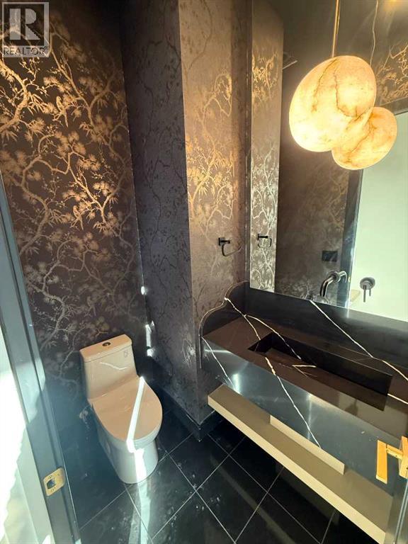 Single Family House for Sale in  Broadview Road NW West Hillhurst Calgary 