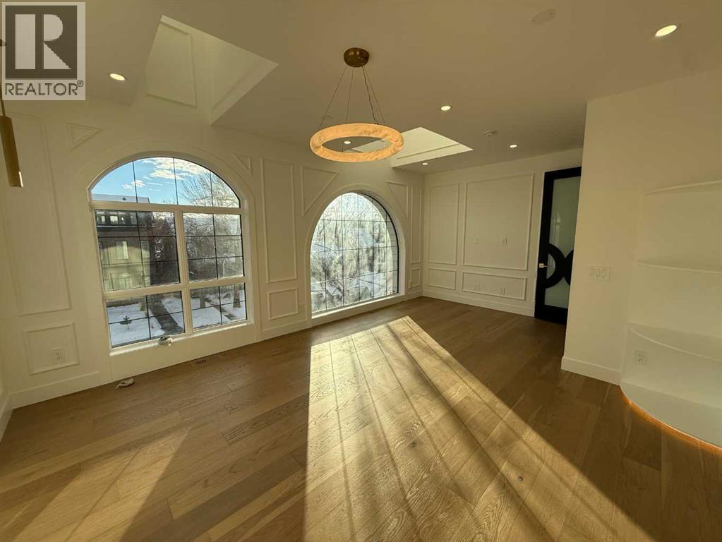 Single Family House for Sale in  Broadview Road NW West Hillhurst Calgary 