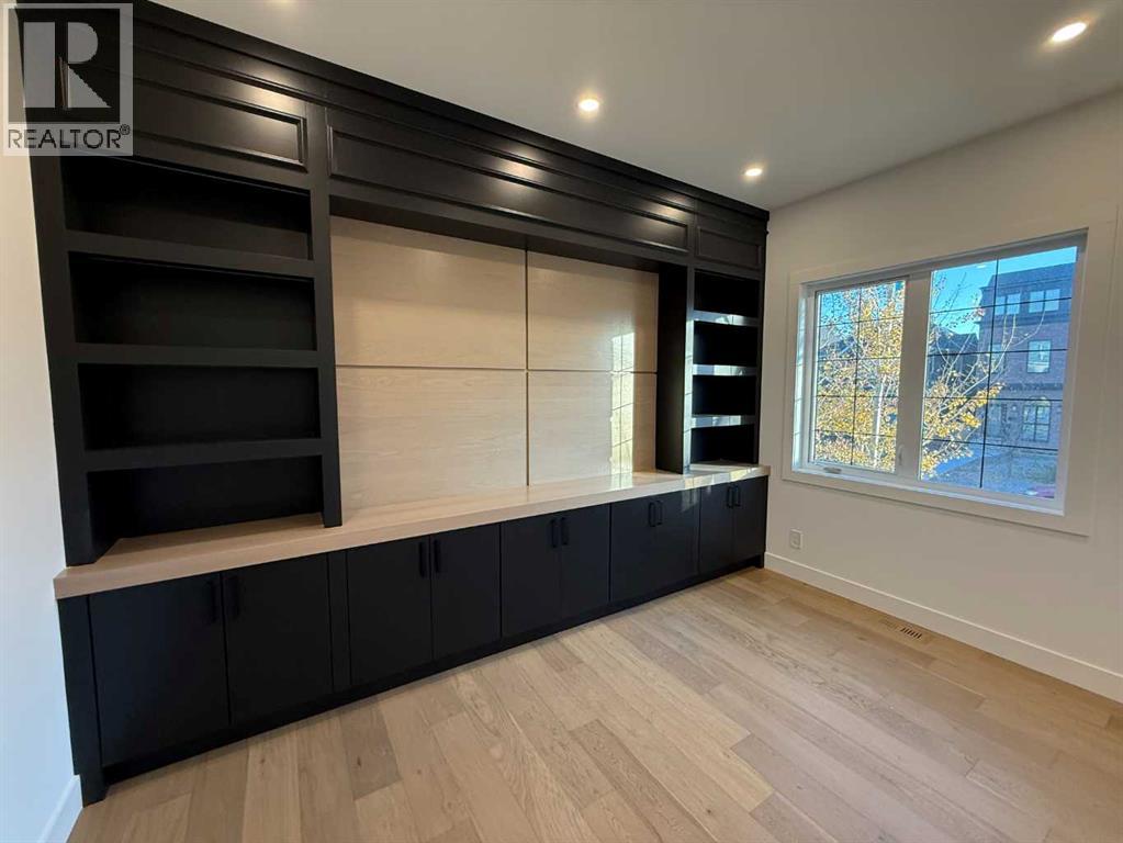 Single Family House for Sale in  Broadview Road NW West Hillhurst Calgary 