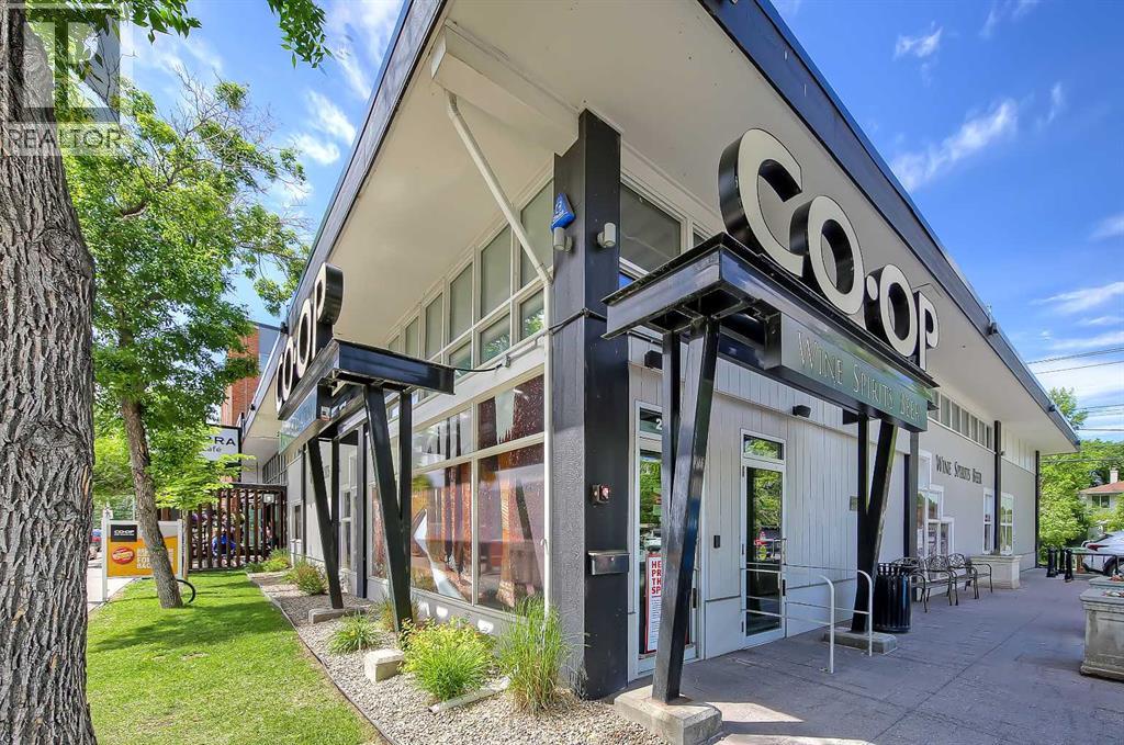 Single Family House for Sale in  Broadview Road NW West Hillhurst Calgary 