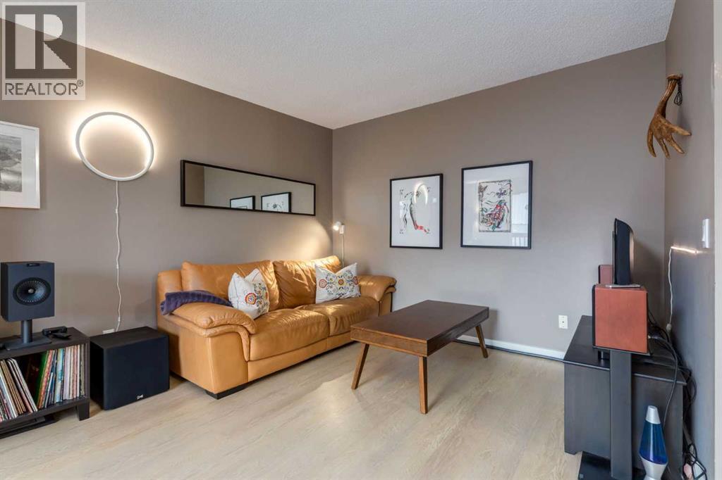 Single Family House Bi-level for Sale in D   Street NW Bowness Calgary 