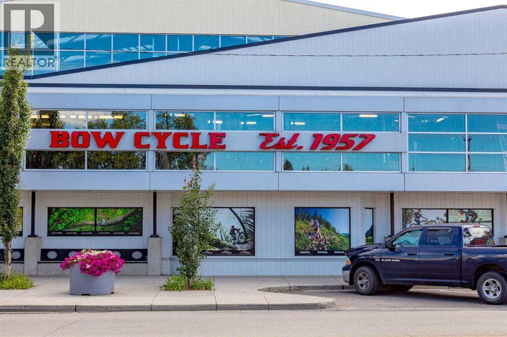 Single Family House Bi-level for Sale in D   Street NW Bowness Calgary 