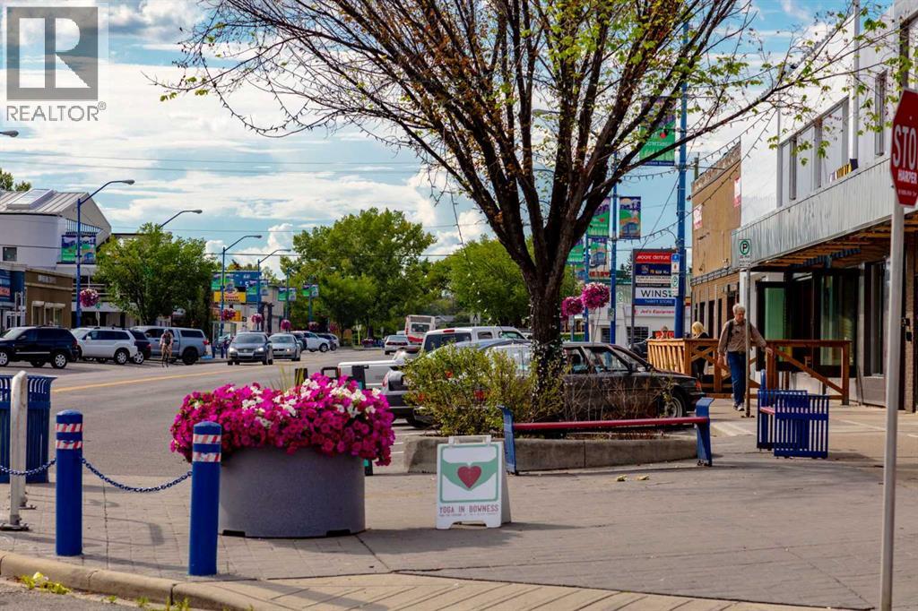 Single Family House Bi-level for Sale in D   Street NW Bowness Calgary 