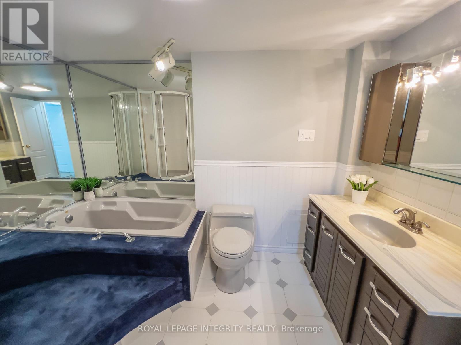 4-pc Bathroom
