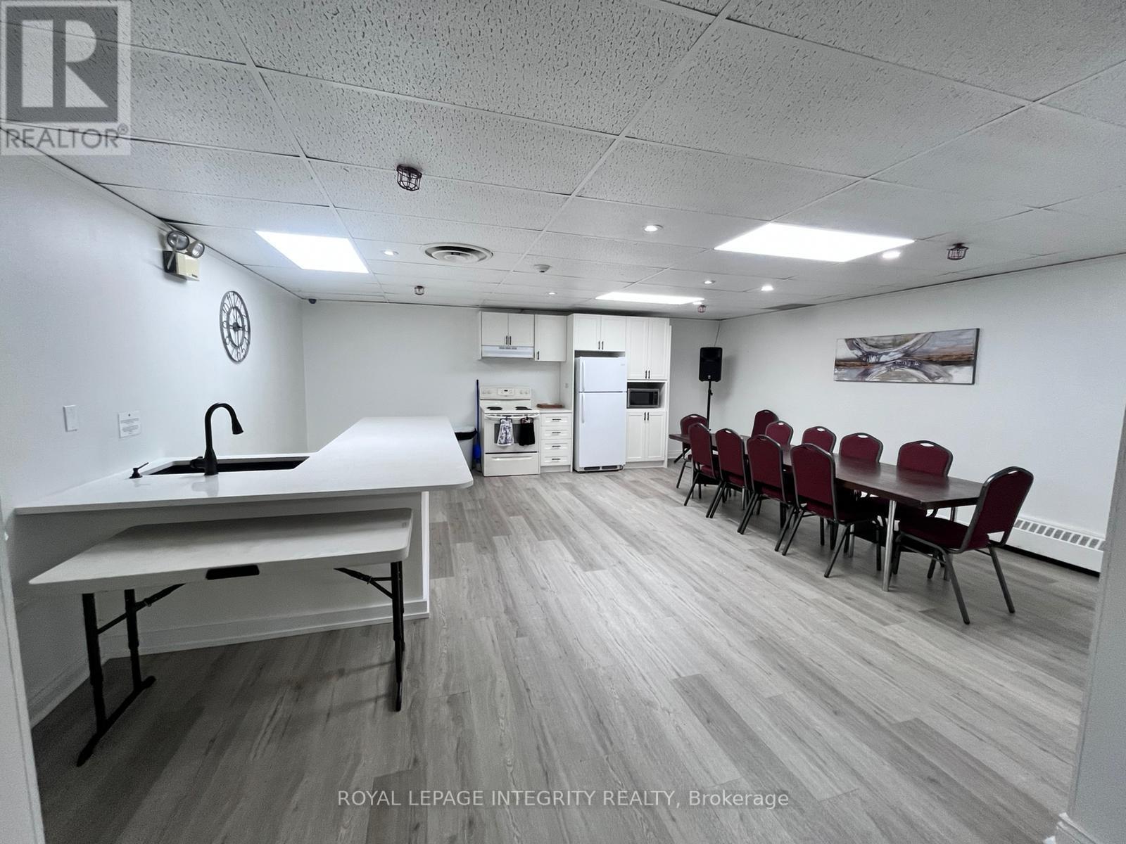 Party Room (level B1)