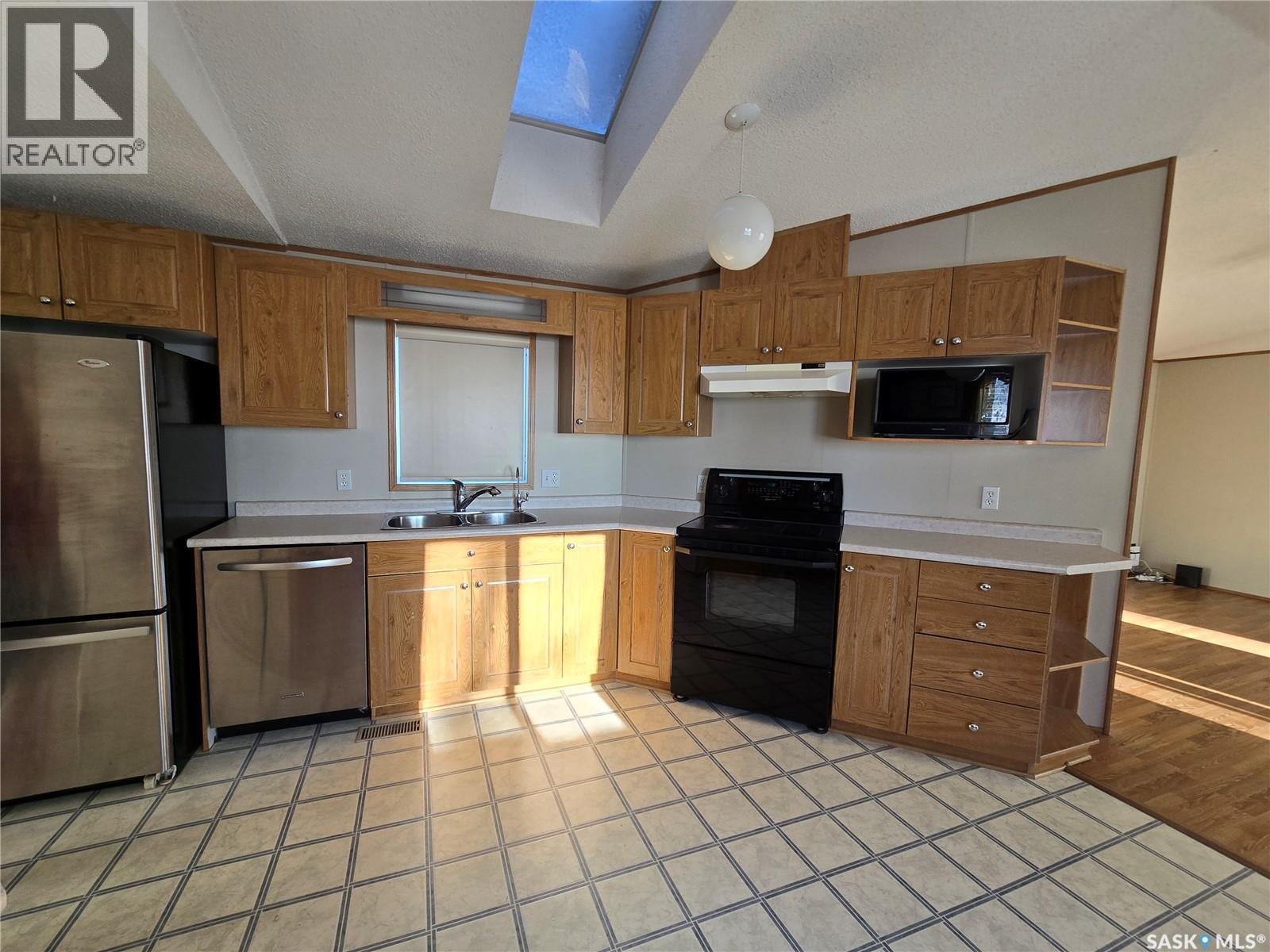 Single Family House Mobile Home for Sale in  Prairie Sun COURT Swift Current 