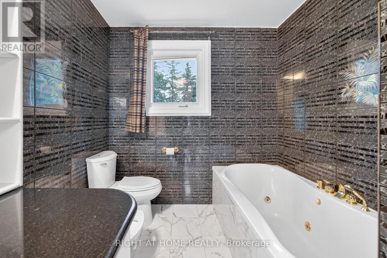 20 PINE RIDGE LANE - 26