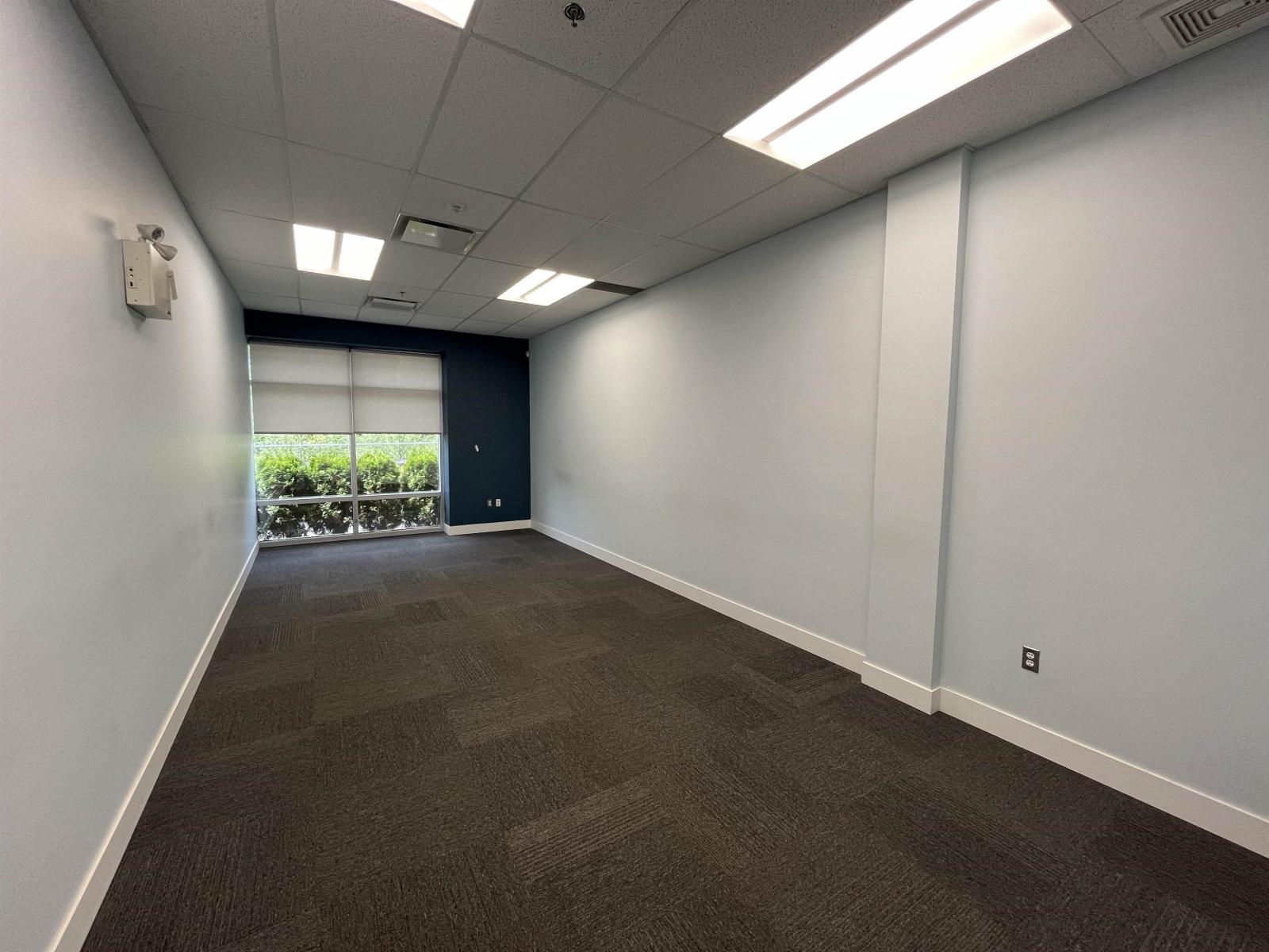 Office in Langley - Image 9
