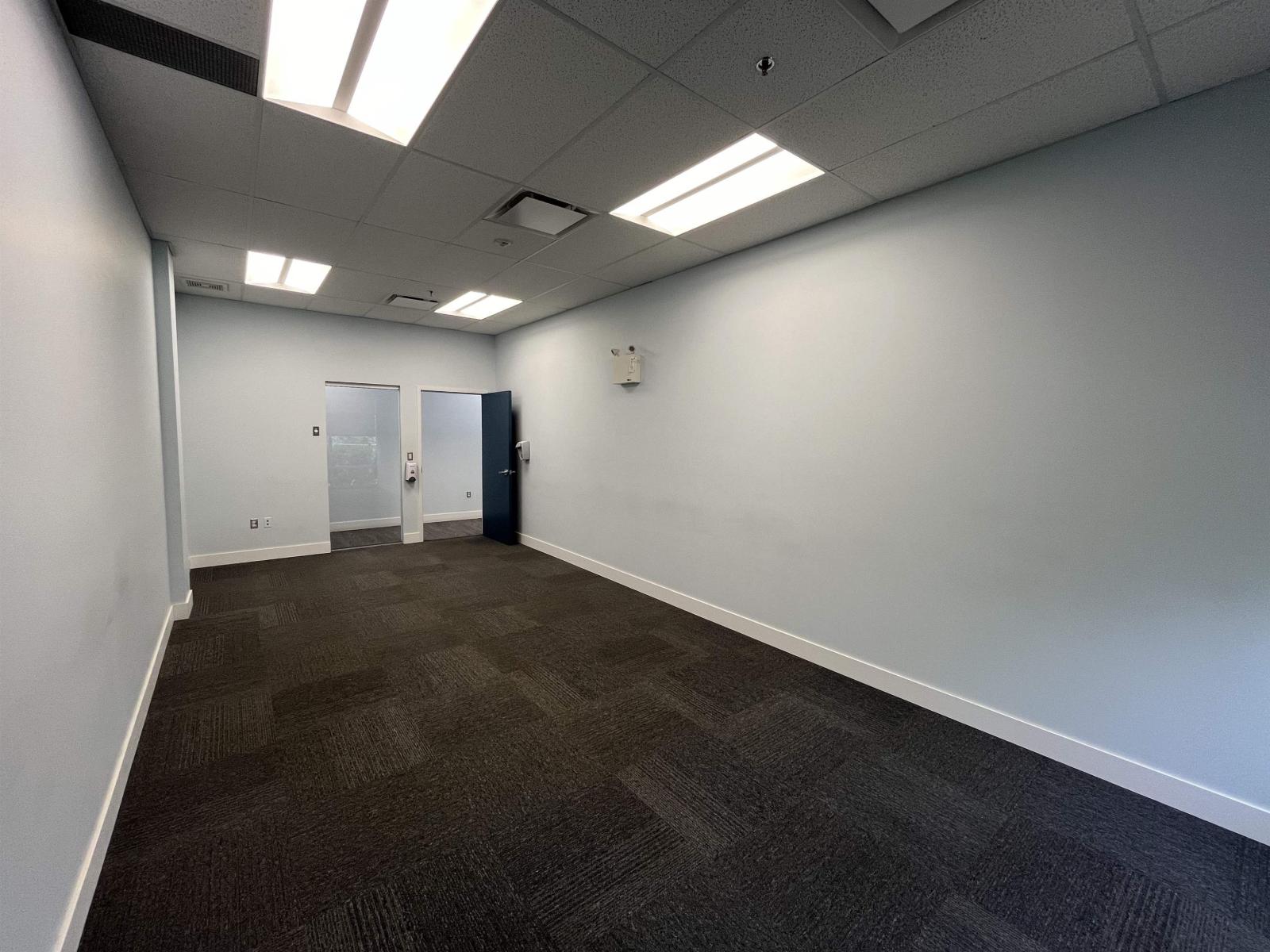 Office in Langley - Image 4