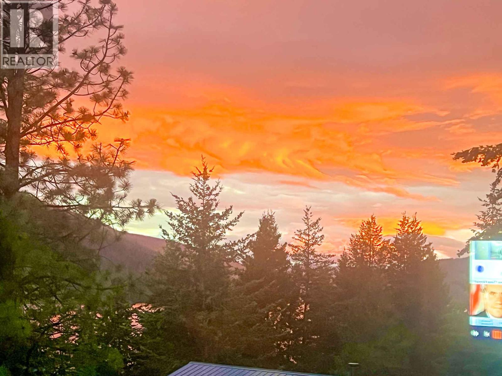 3022 Loon Lake Road, Loon Lake