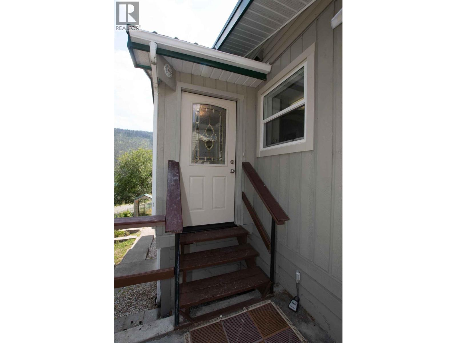 3022 Loon Lake Road, Loon Lake