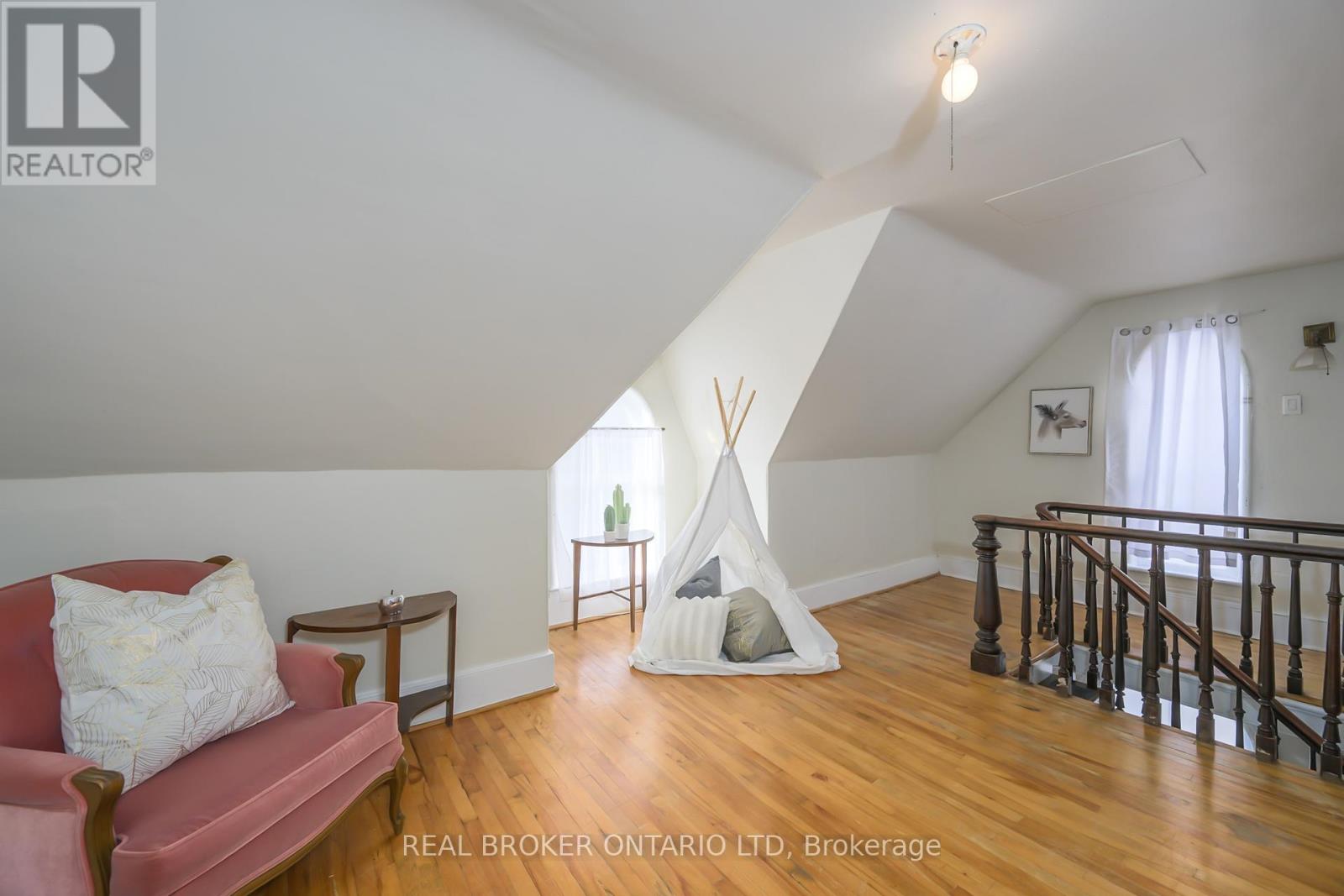 Single Family House for Sale in  ELLEN STREET North Middlesex (Parkhill) 