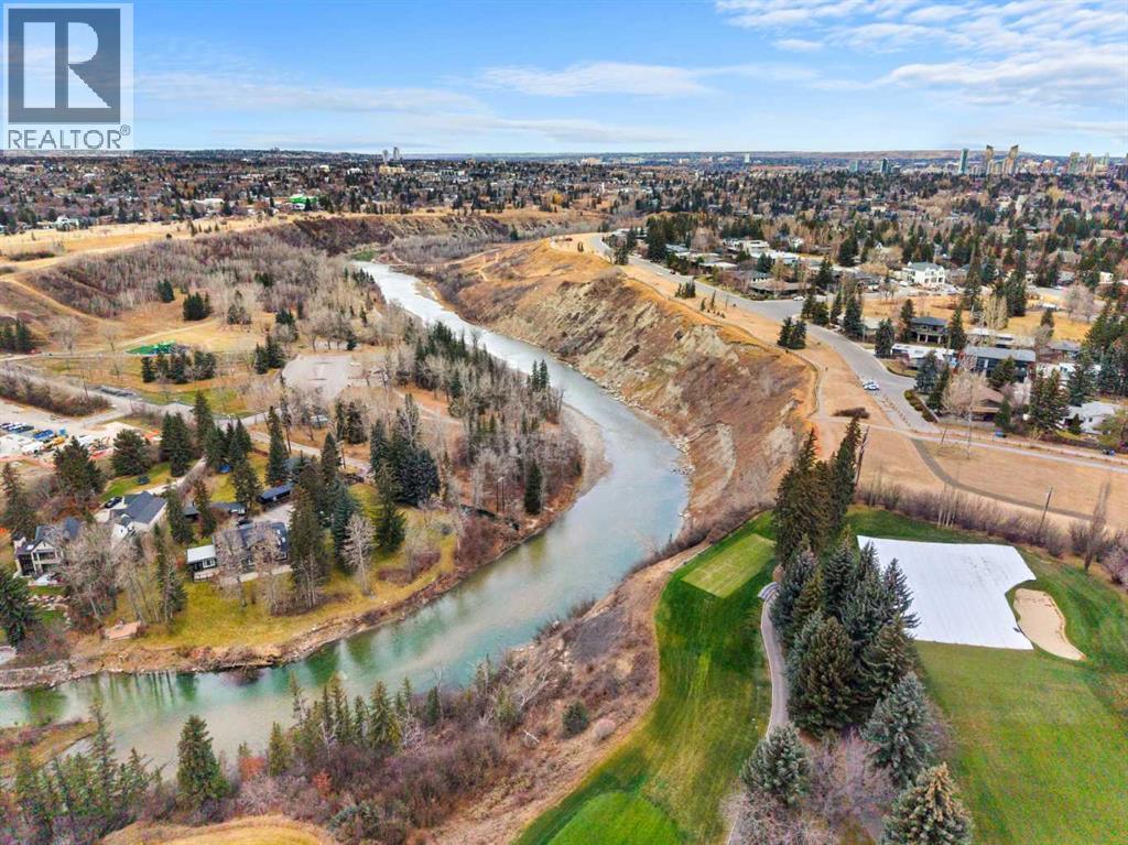 Single Family House for Sale in  rd Avenue SW Windsor Park Calgary 