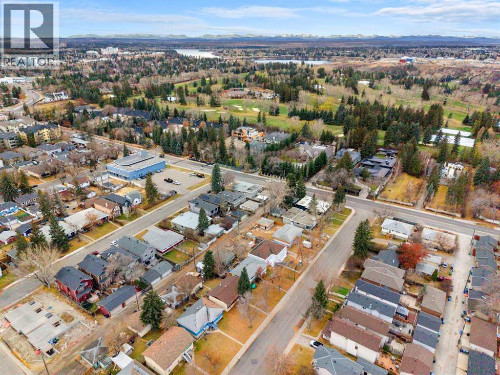 Single Family House for Sale in  rd Avenue SW Windsor Park Calgary 