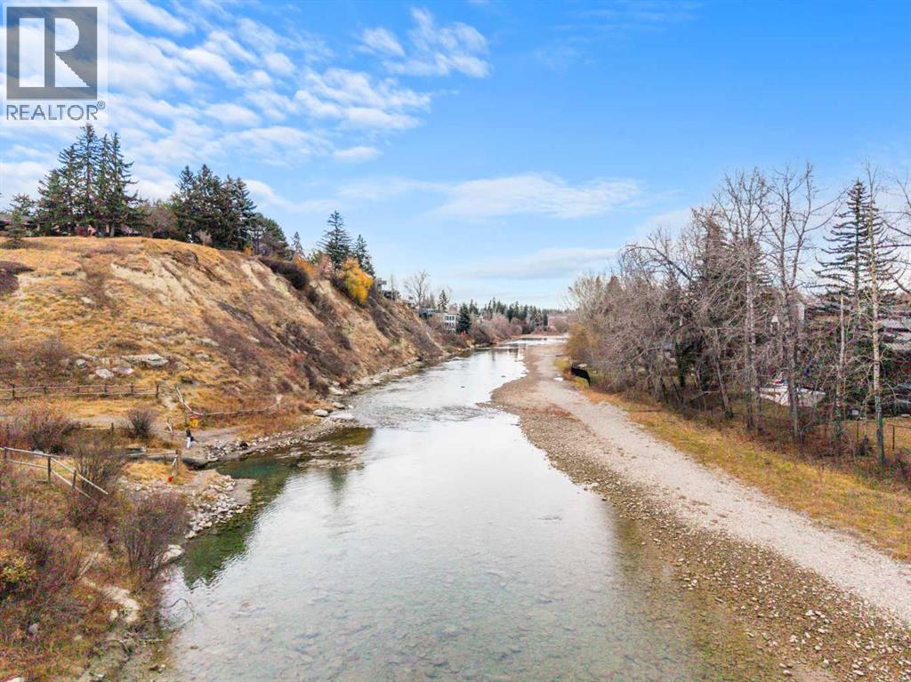 Single Family House for Sale in  rd Avenue SW Windsor Park Calgary 