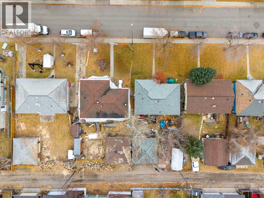 Single Family House for Sale in  rd Avenue SW Windsor Park Calgary 