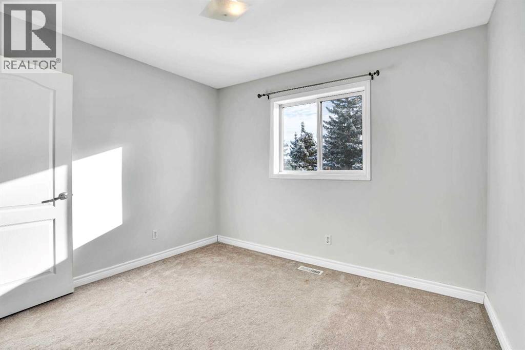 Single Family House for Sale in  Somerset Close SW Somerset Calgary 