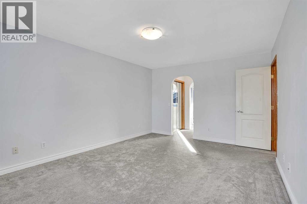 Single Family House for Sale in  Somerset Close SW Somerset Calgary 