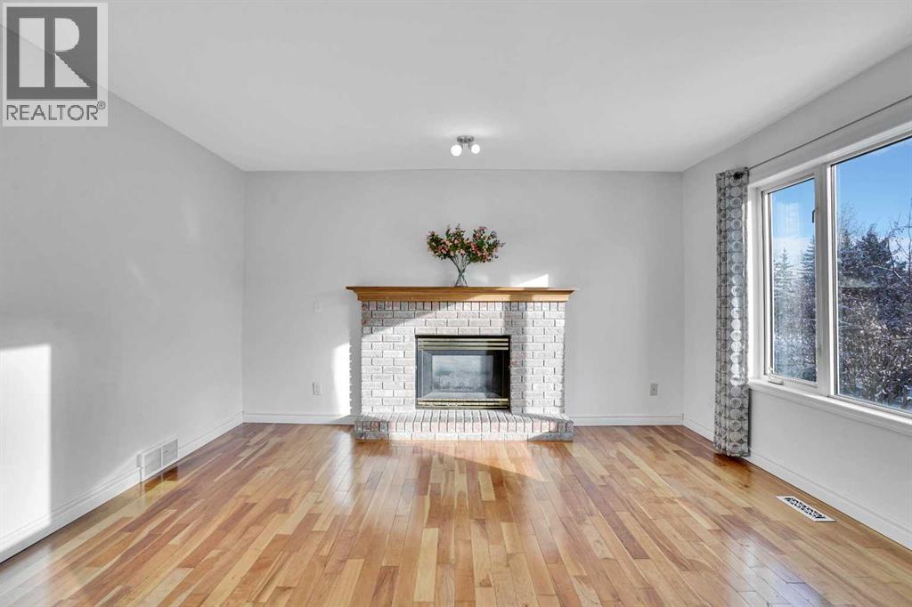 Single Family House for Sale in  Somerset Close SW Somerset Calgary 