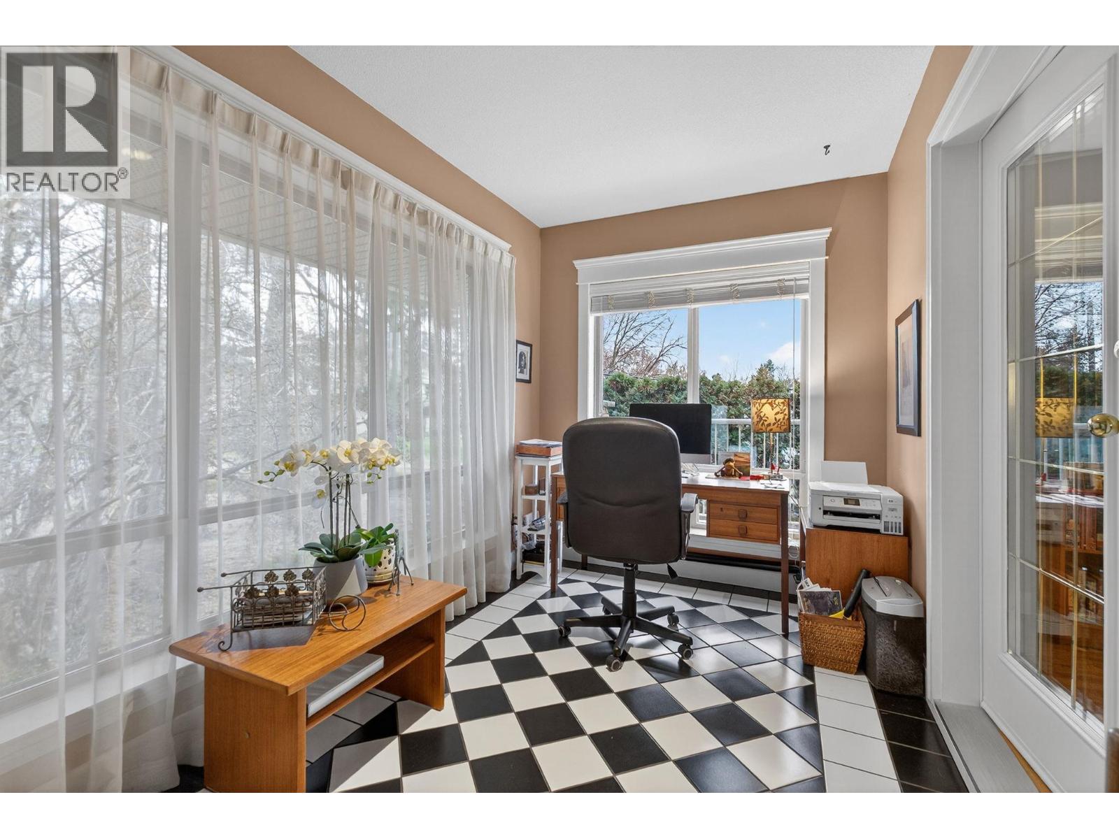  1774 Highland Drive North, Kelowna