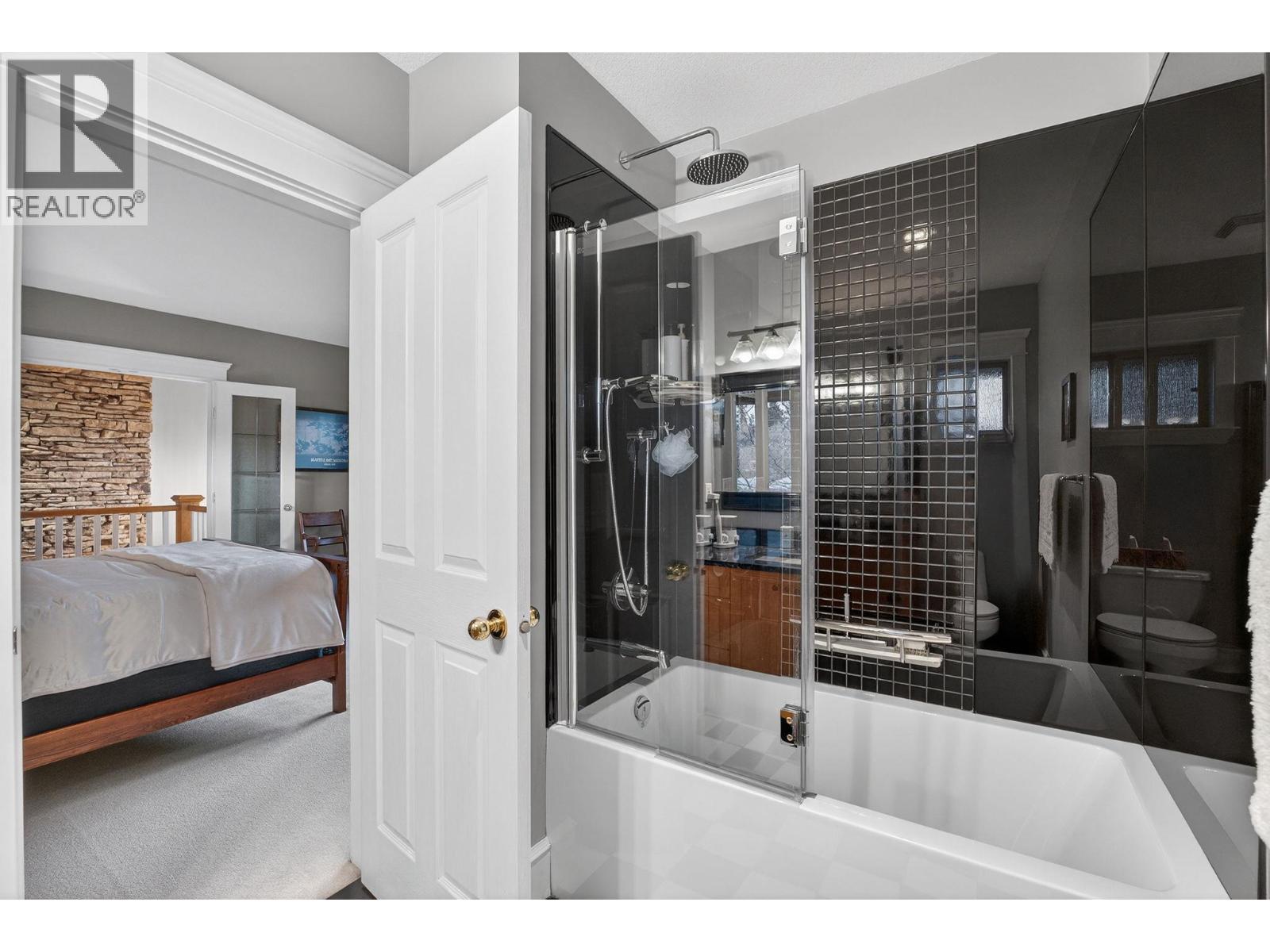  1774 Highland Drive North, Kelowna