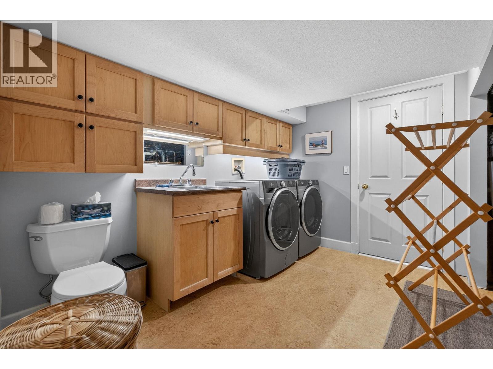  1774 Highland Drive North, Kelowna