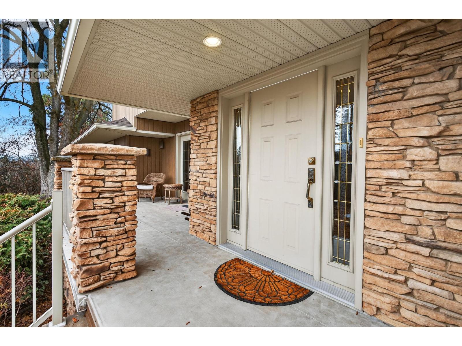  1774 Highland Drive North, Kelowna