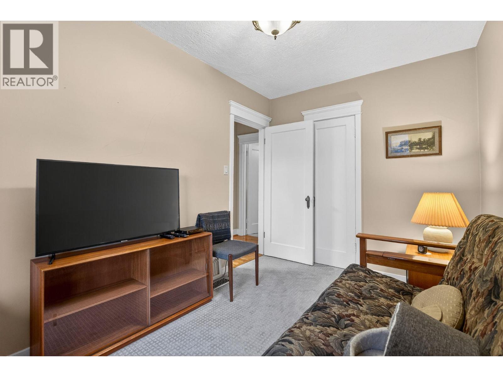  1774 Highland Drive North, Kelowna