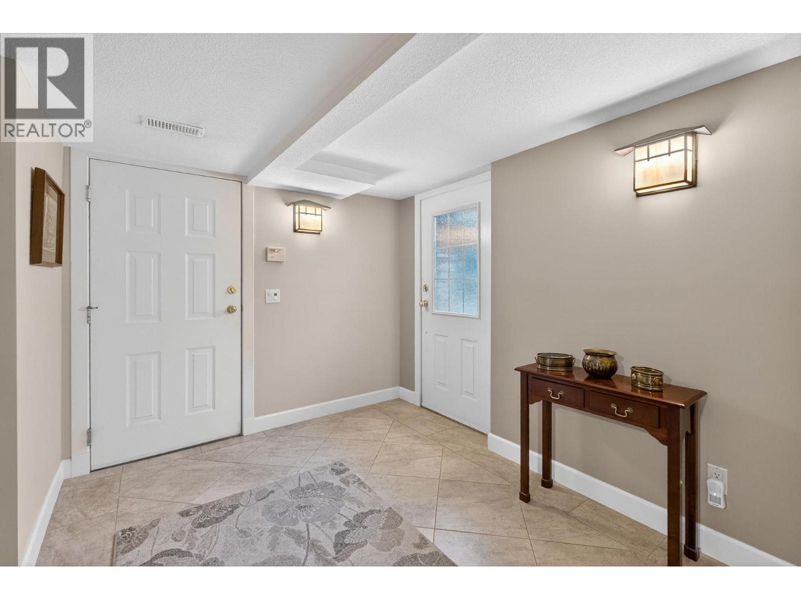  1774 Highland Drive North, Kelowna