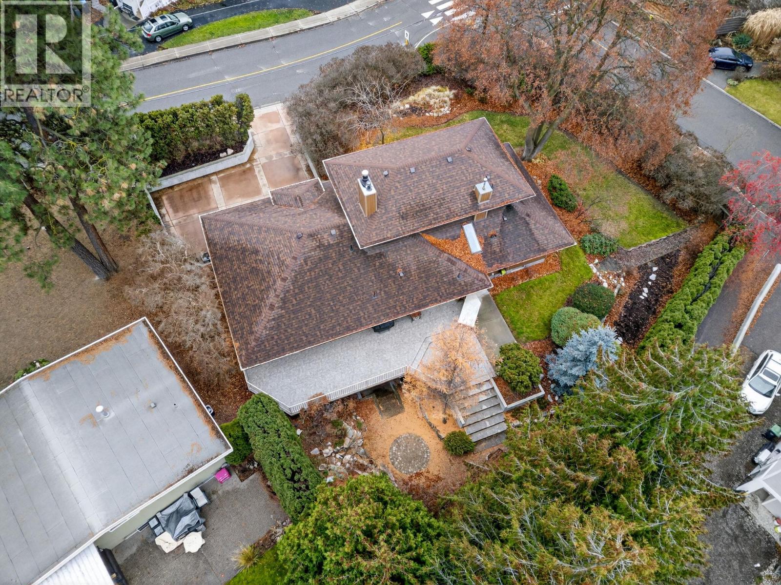  1774 Highland Drive North, Kelowna