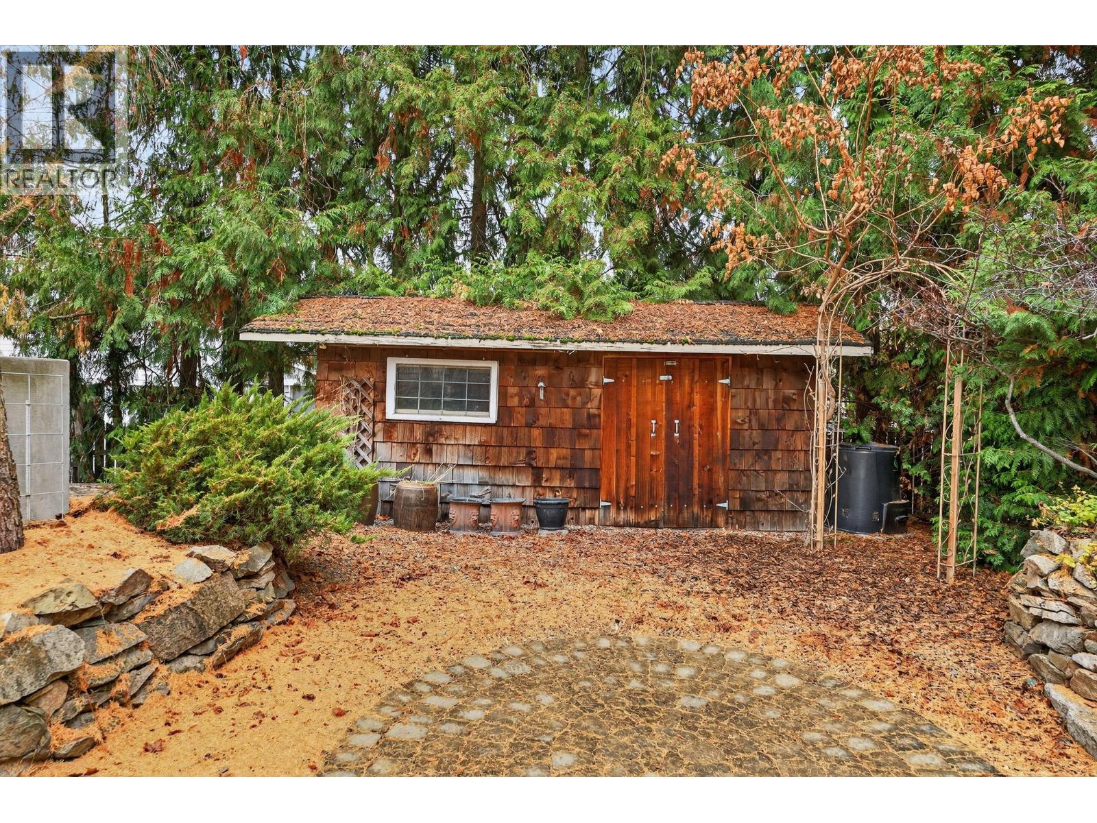  1774 Highland Drive North, Kelowna