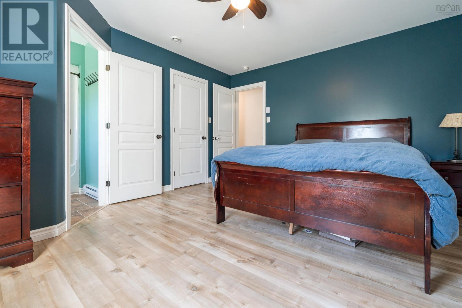 Property 21 of 49 of 276 Linwood Harbour Road