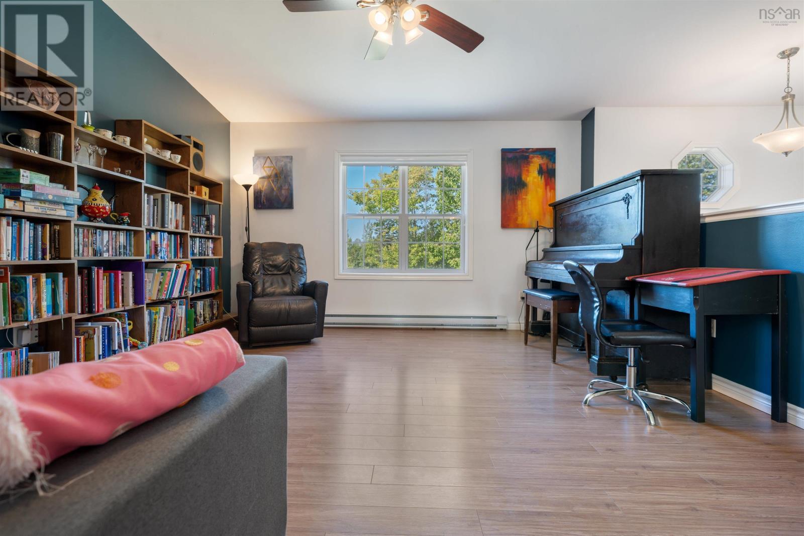 Property 20 of 49 of 276 Linwood Harbour Road