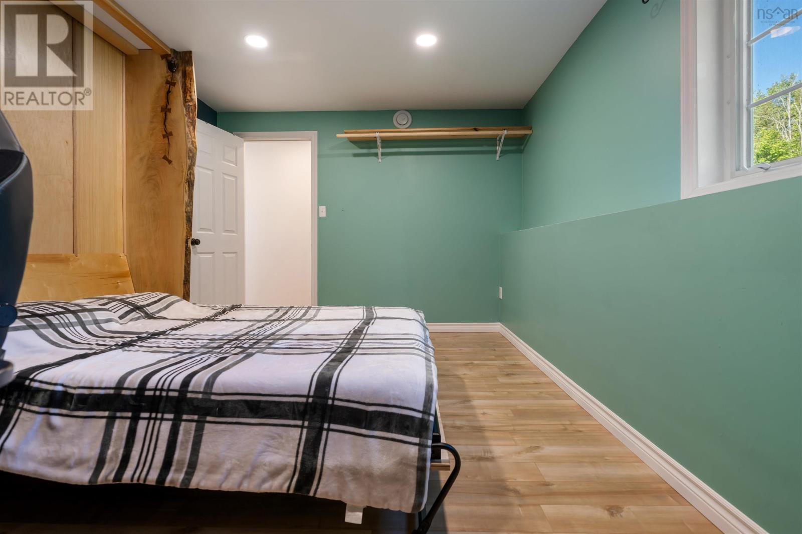 Property 40 of 49 of 276 Linwood Harbour Road