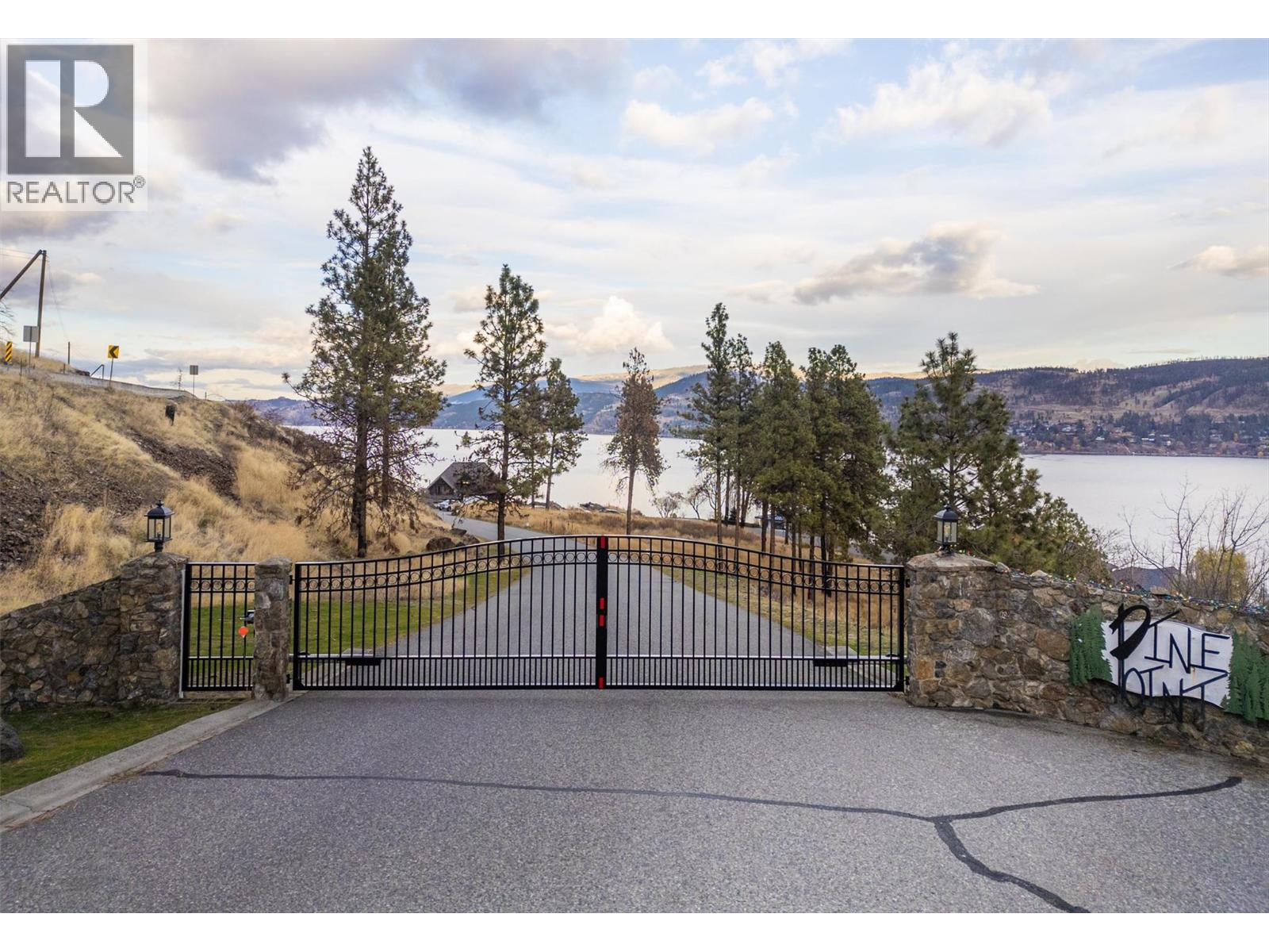  695 Westside Road, West Kelowna